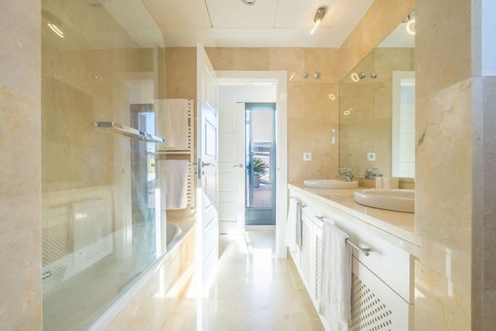 Image No.19-5 Bed Villa for sale