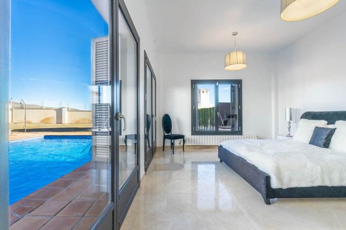 Image No.25-5 Bed Villa for sale