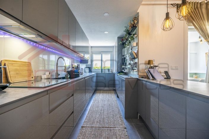 Image No.11-2 Bed Townhouse for sale