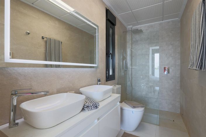 Image No.7-3 Bed Villa for sale