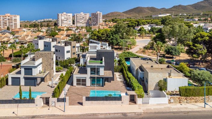 Image No.3-3 Bed Villa for sale