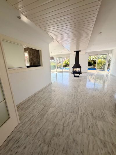Image No.6-5 Bed Villa for sale