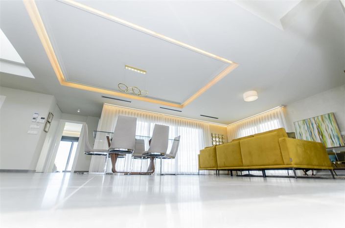 Image No.9-3 Bed Property for sale