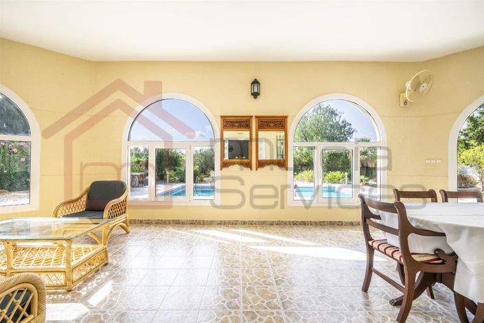 Image No.10-5 Bed Villa for sale