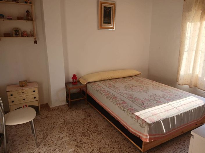 Image No.2-4 Bed Villa for sale