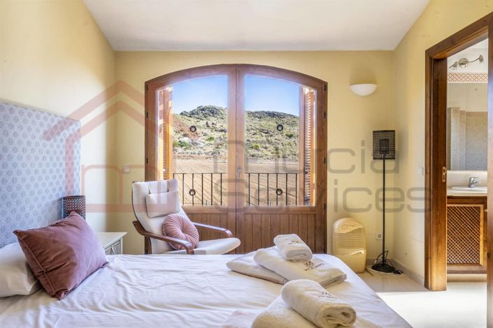 Image No.18-4 Bed Villa for sale