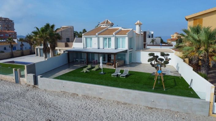 Image No.1-3 Bed Villa for sale