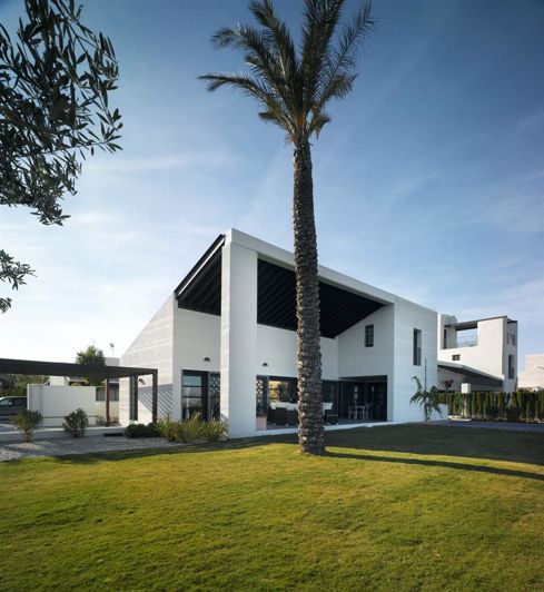 Image No.1-4 Bed Villa for sale