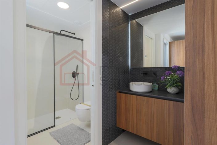 Image No.12-4 Bed Villa for sale