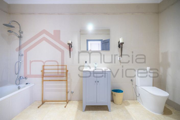 Image No.17-5 Bed Villa for sale