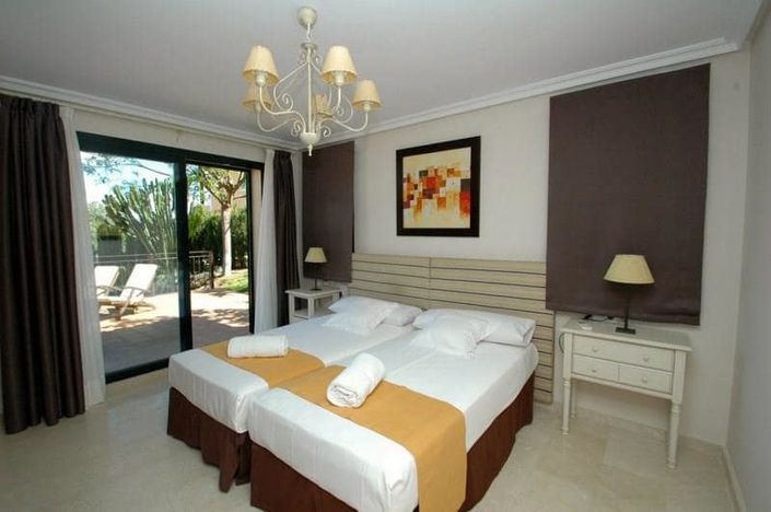 Image No.5-5 Bed Villa for sale