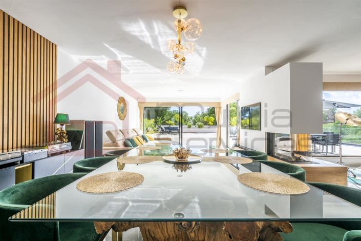 Image No.15-5 Bed Villa for sale