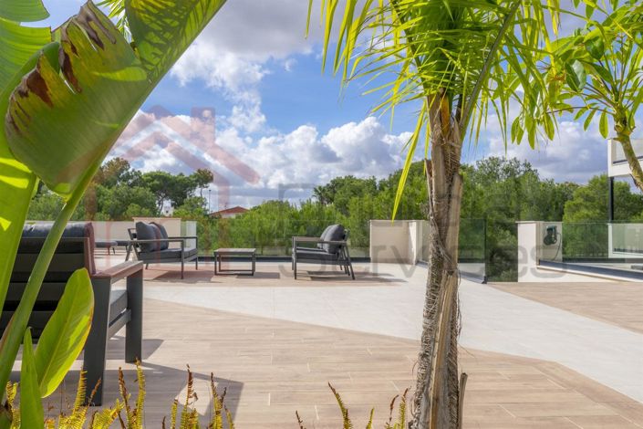 Image No.25-5 Bed Villa for sale