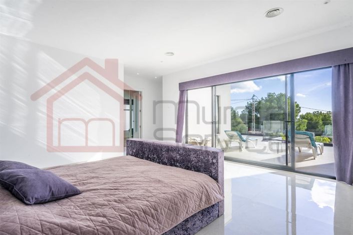 Image No.28-5 Bed Villa for sale