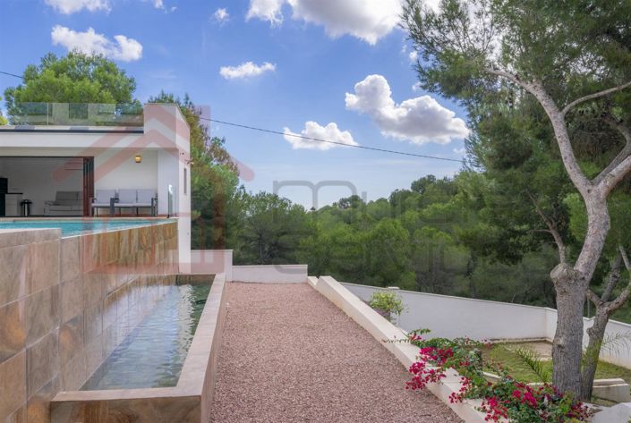 Image No.37-5 Bed Villa for sale