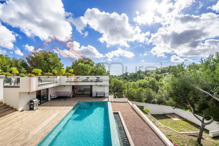 Image No.38-5 Bed Villa for sale