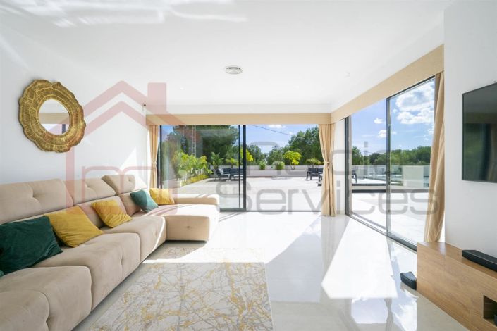 Image No.7-5 Bed Villa for sale