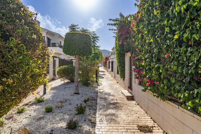 Image No.22-3 Bed Townhouse for sale