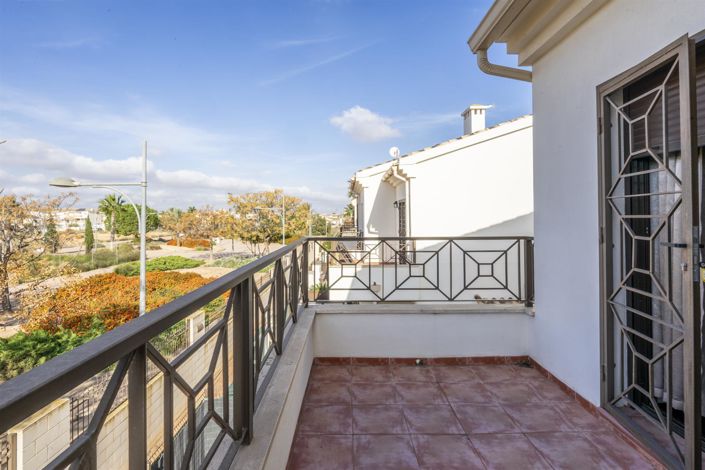 Image No.6-3 Bed Townhouse for sale