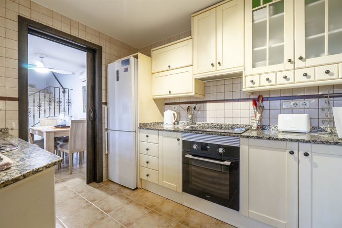 Image No.12-3 Bed Townhouse for sale