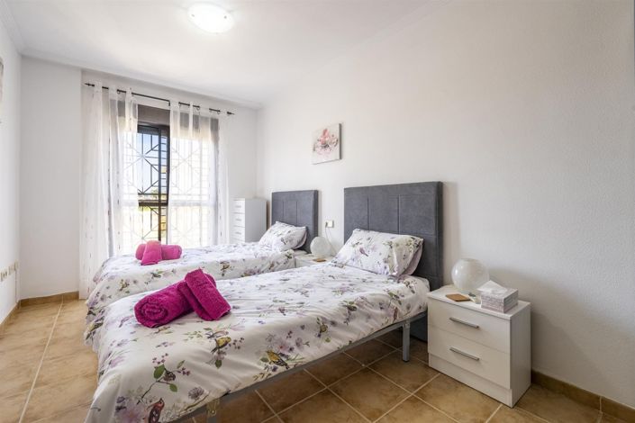 Image No.14-3 Bed Townhouse for sale