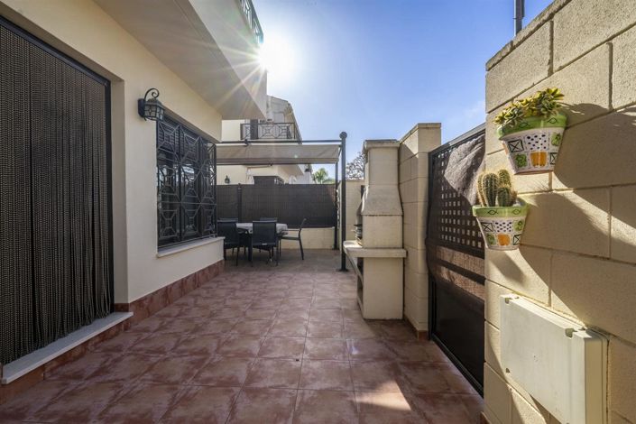 Image No.20-3 Bed Townhouse for sale