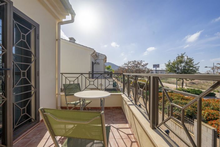 Image No.6-3 Bed Townhouse for sale