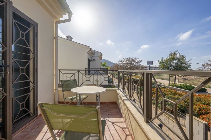 Image No.6-3 Bed Townhouse for sale