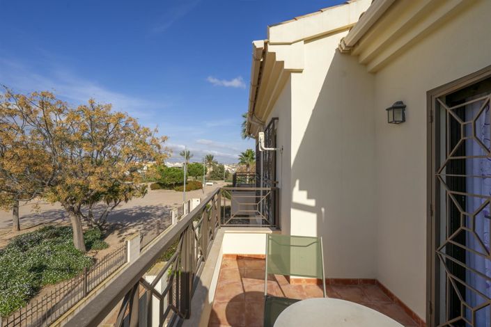 Image No.8-3 Bed Townhouse for sale