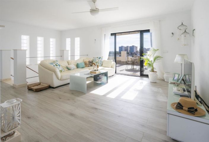 Image No.28-7 Bed Villa for sale