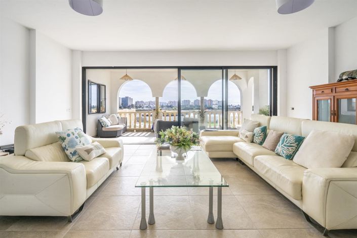 Image No.4-7 Bed Villa for sale