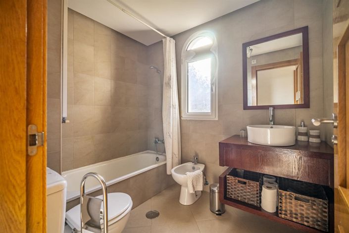 Image No.13-2 Bed Apartment for sale