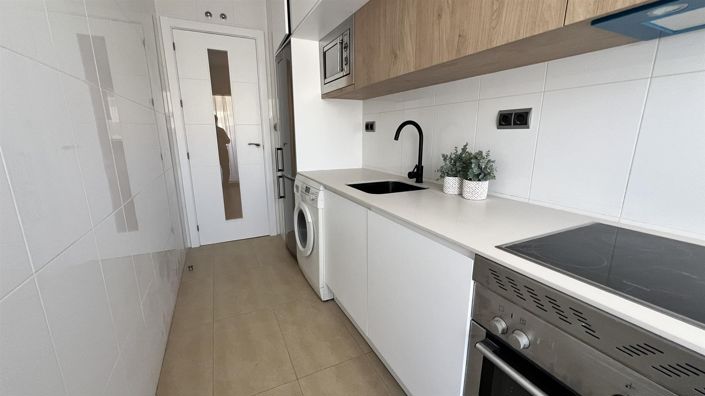 Image No.8-2 Bed Property for sale