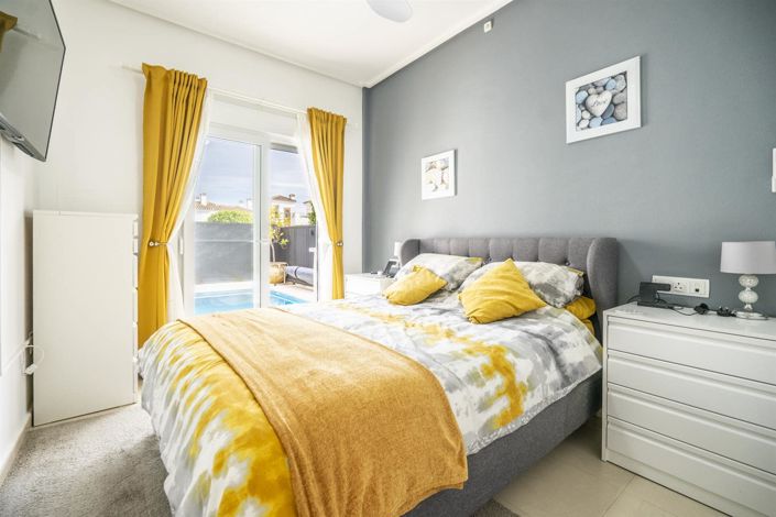 Image No.5-3 Bed Villa for sale