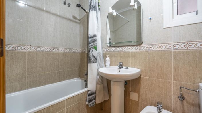 Image No.15-2 Bed Villa for sale