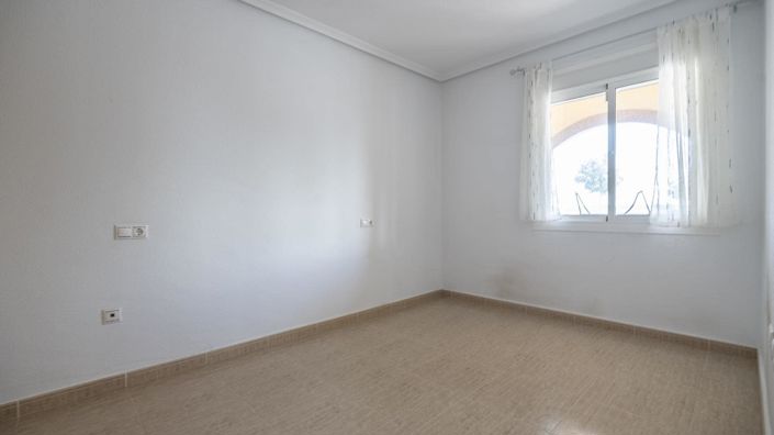 Image No.17-2 Bed Villa for sale