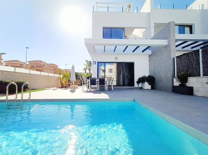 Image No.15-3 Bed Villa for sale