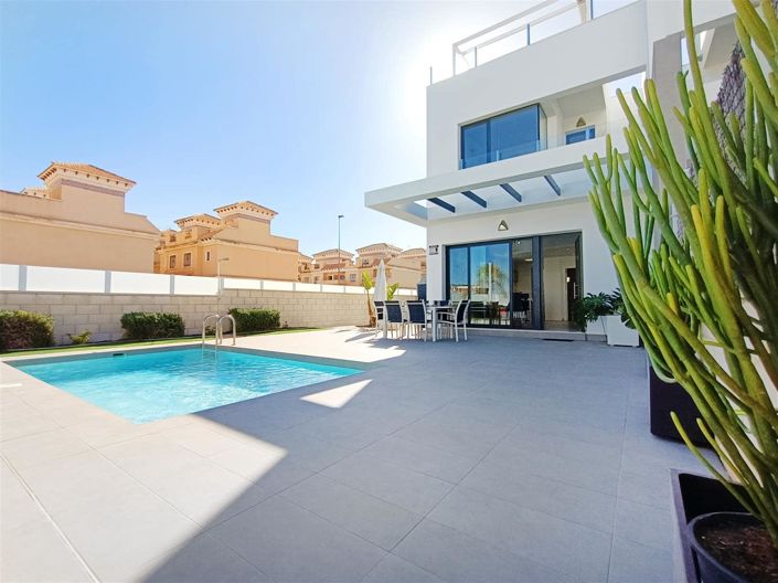 Image No.18-3 Bed Villa for sale