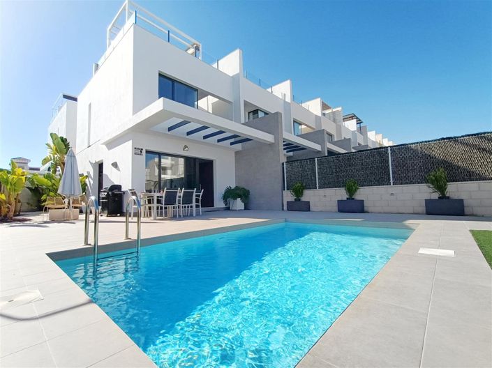 Image No.19-3 Bed Villa for sale