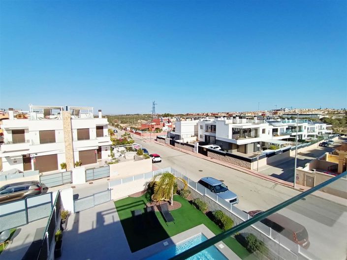 Image No.44-3 Bed Villa for sale