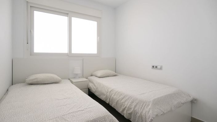 Image No.8-2 Bed Apartment for sale