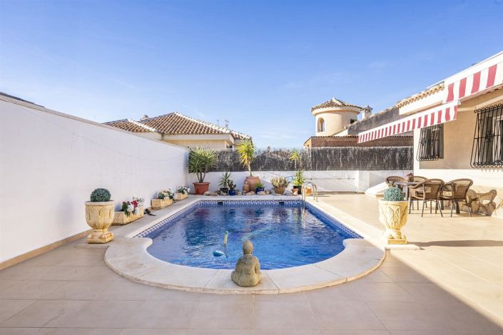 Image No.12-3 Bed Villa for sale