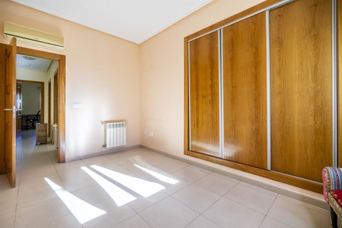 Image No.18-3 Bed Villa for sale