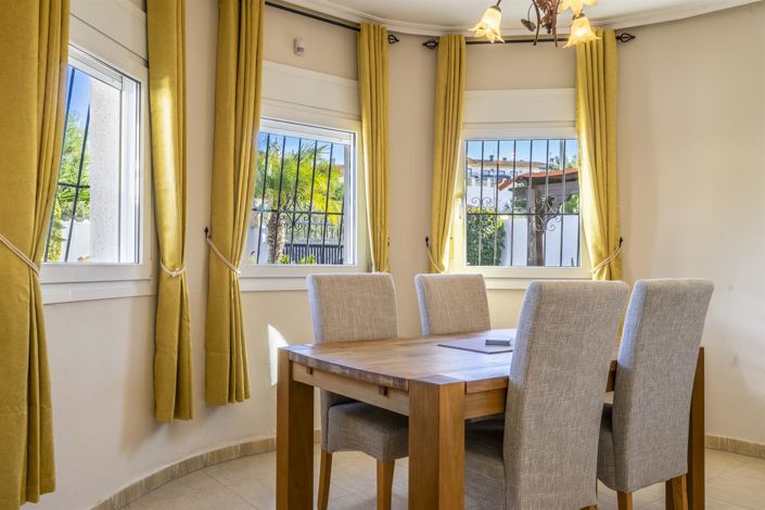 Image No.12-3 Bed Villa for sale