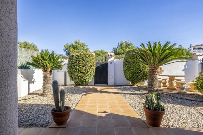 Image No.18-3 Bed Villa for sale