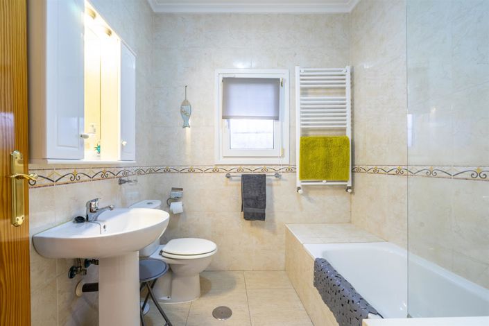 Image No.7-3 Bed Villa for sale