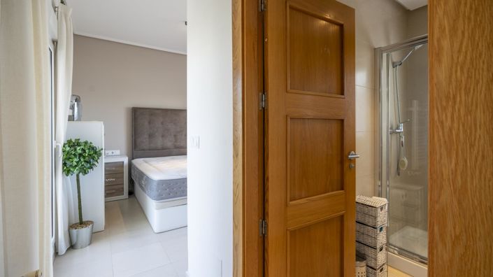 Image No.19-3 Bed Villa for sale