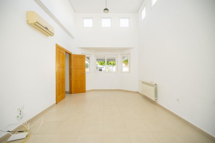 Image No.3-2 Bed Villa for sale