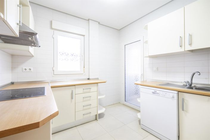 Image No.10-2 Bed Villa for sale