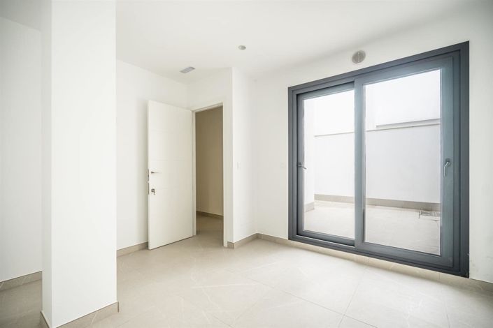 Image No.12-3 Bed Villa for sale